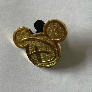 Disney pin Convention Host Trading pin BOSS in charge